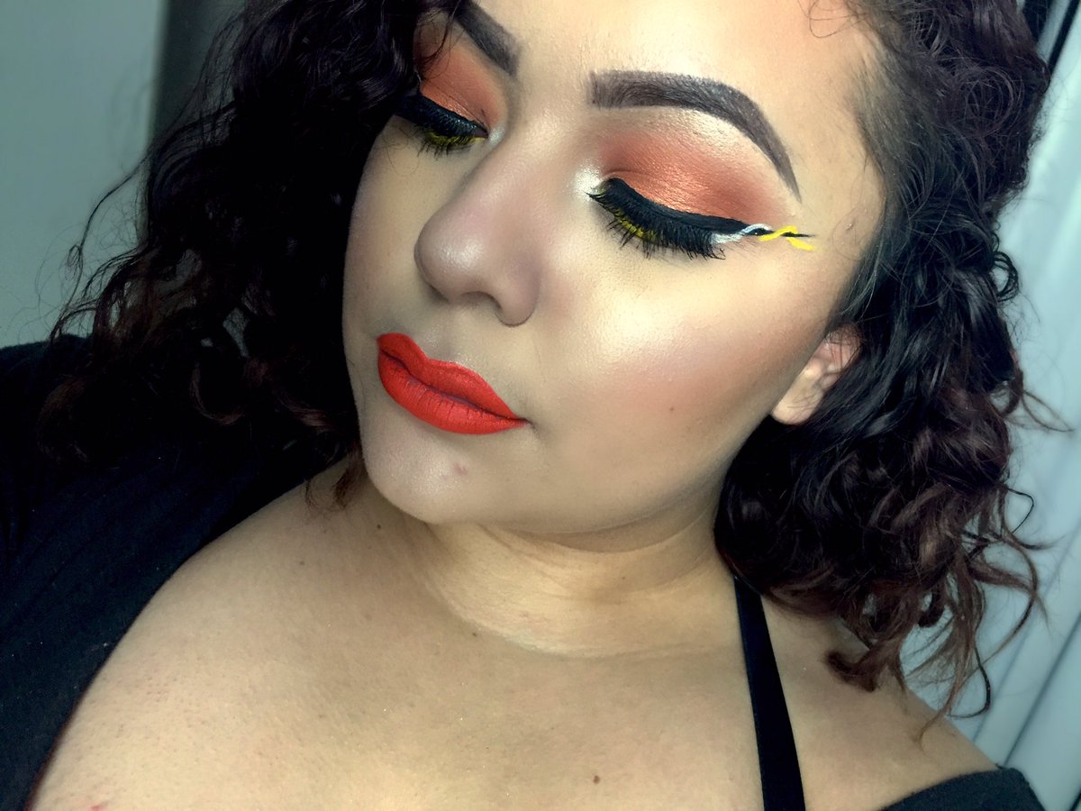z_beautyyy94's tweet photo. Candy corn inspired look 💋💫 #MorpheBrushes #35B #35OS @MorpheBrushes #NYC #liquidliner #Ardelllashes #105black https://t.co/DqiB4J04q4