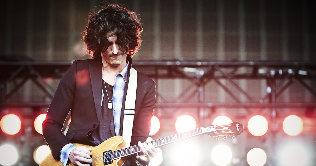 RollingStone's tweet image. Nick Valensi talks about his new side project CRX and the state of the Strokes rol.st/2cxMUJg