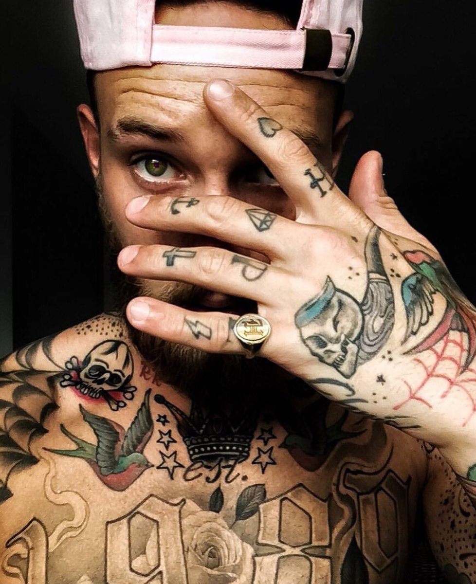 RT/FAV <a href="/BillyHuxley/">Billy Huxley™</a> #BeardsAndTats