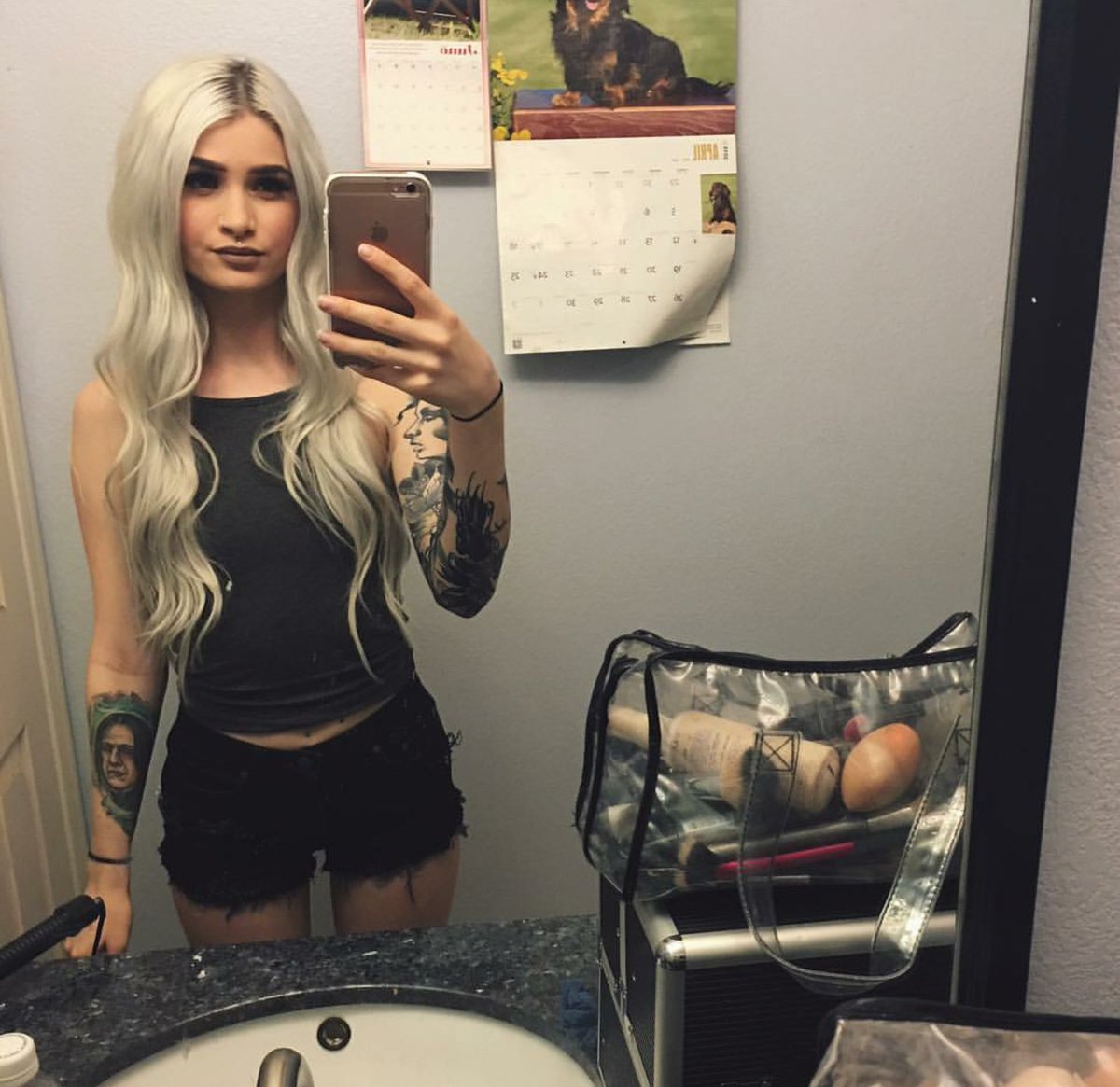 Long hair and shorts ♡