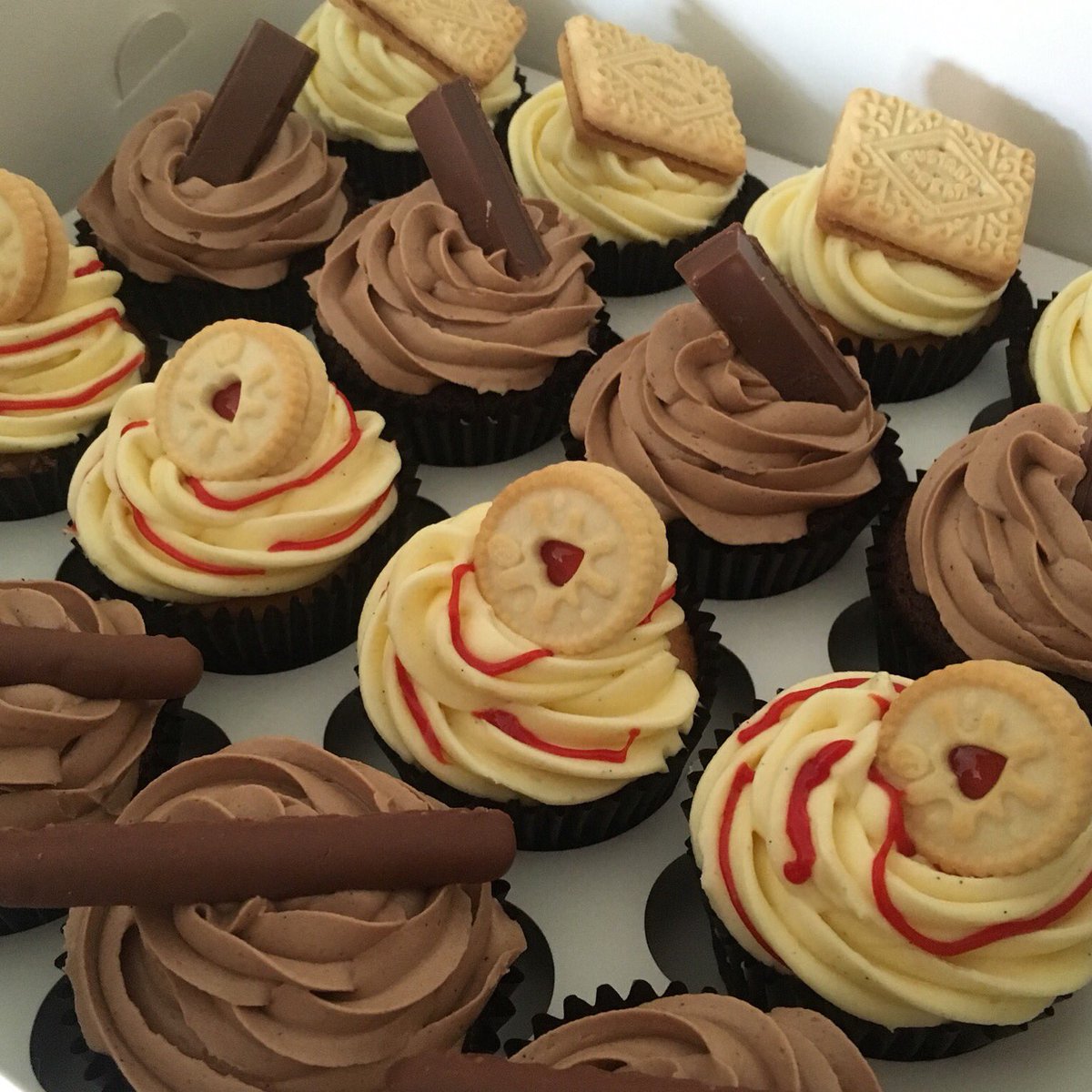Really enjoyed making these #biscuit themed #cupcakes for a #clients #nhs #meeting today. #kitkat #jammydodger #cake