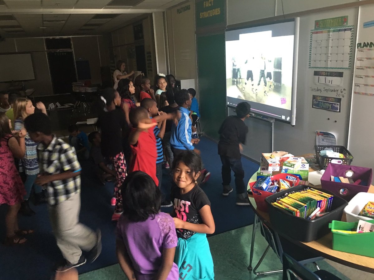 MrsRamirez3's tweet image. First @GoNoodle of the school year! #activebrains #GageGators #firstdayofschool #3rdgraders