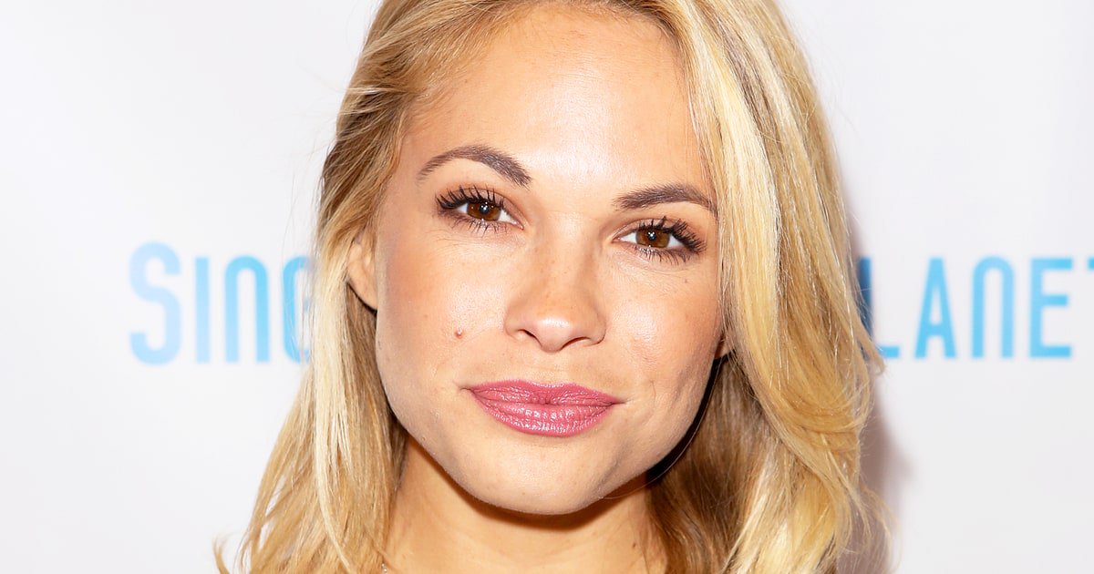 usweekly's tweet photo. Model Dani Mathers could reportedly face criminal charges for that body-shaming gym photo: https://t.co/BtQzms3qtF https://t.co/3KVodcsB3B