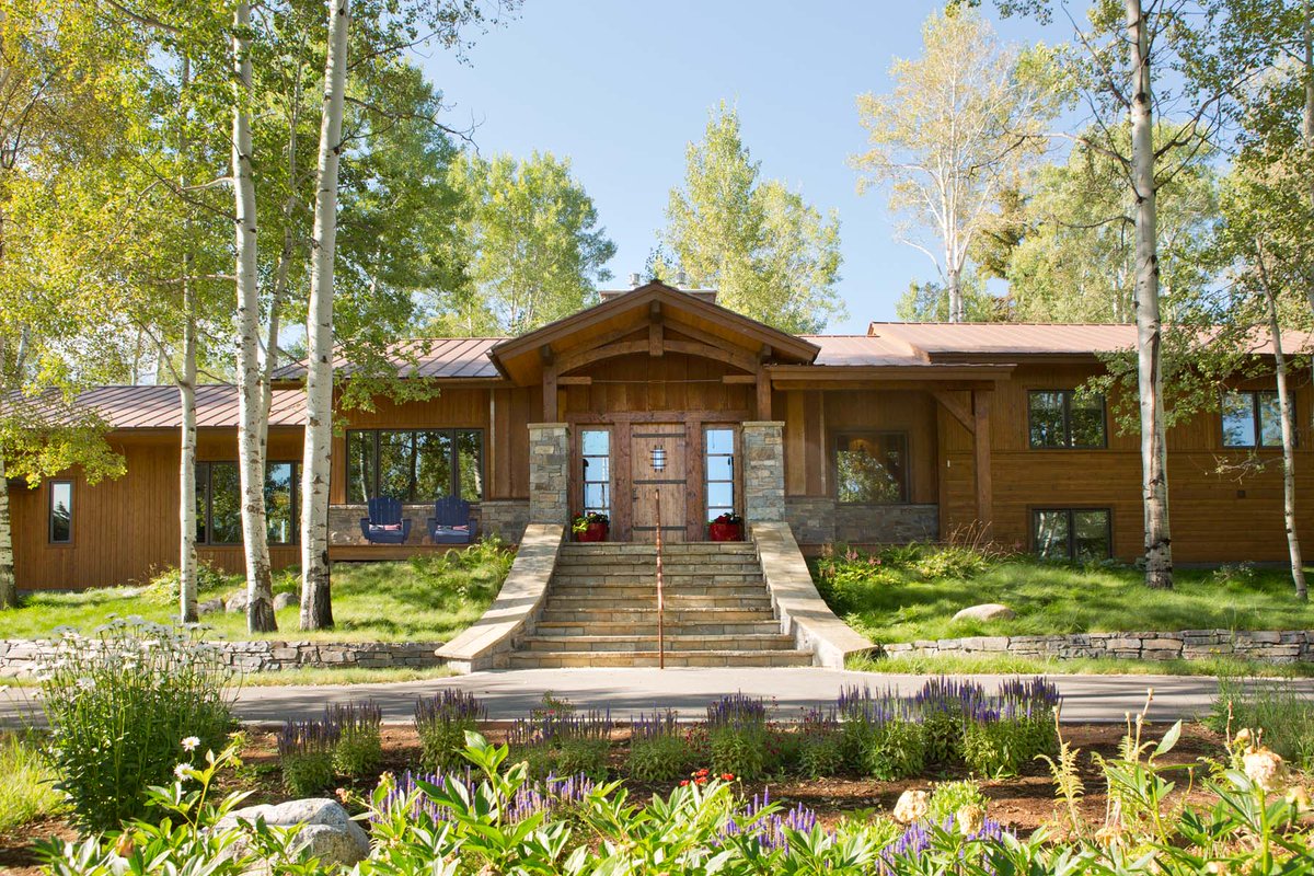 HResidence's tweet photo. ESTATE OF THE DAY: Awe-Inspiring Wyoming Estate Tucked Between the Trees: https://t.co/JGUJe7LuNp https://t.co/uBUQl3kkOS