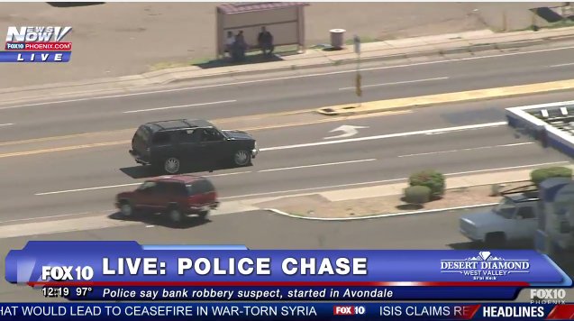 FOX10Phoenix's tweet photo. WATCH LIVE: Police chase in Phoenix - alleged robbery suspect:
https://t.co/Df56ojQ1Px https://t.co/KZb2QsBzis