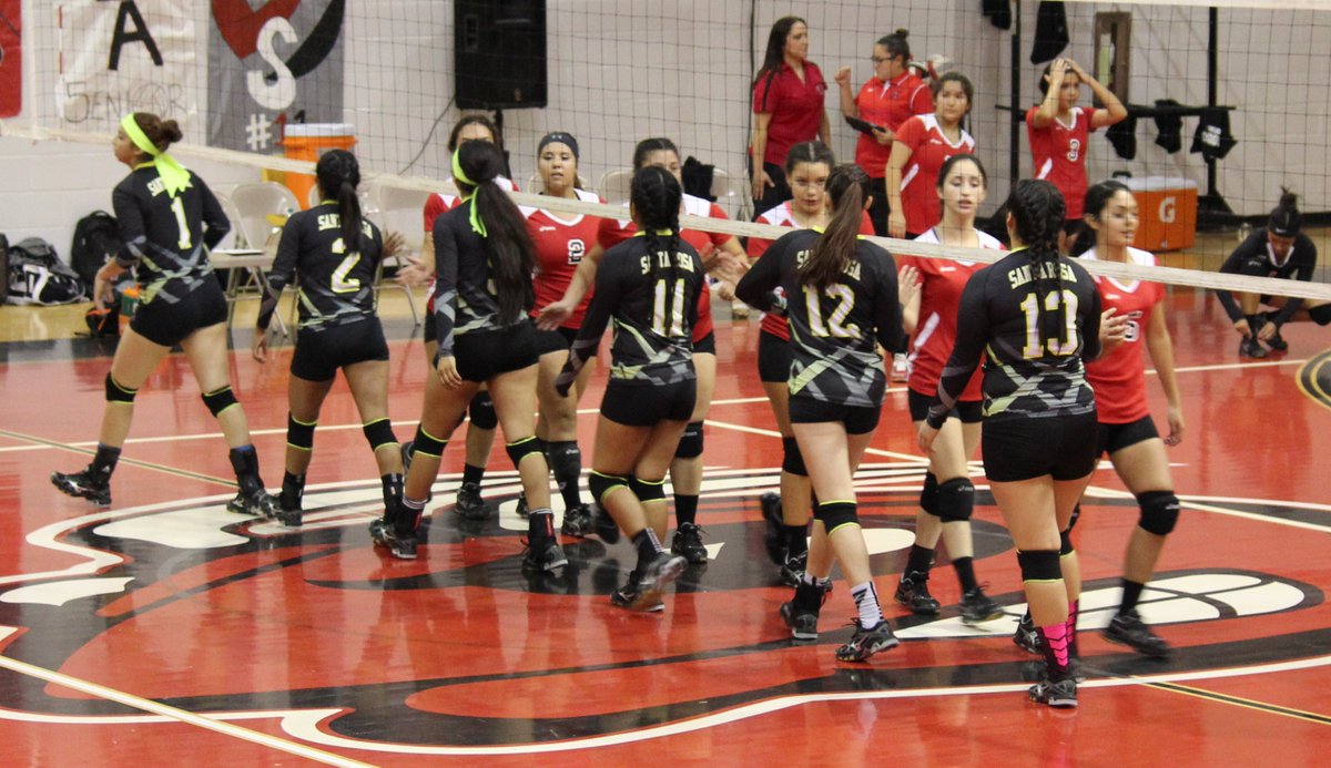 SRHS_Athletics1's tweet photo. @SantaRosaHS Lady Warriors in action vs. Progreso. https://t.co/Oxx8hbTvHf