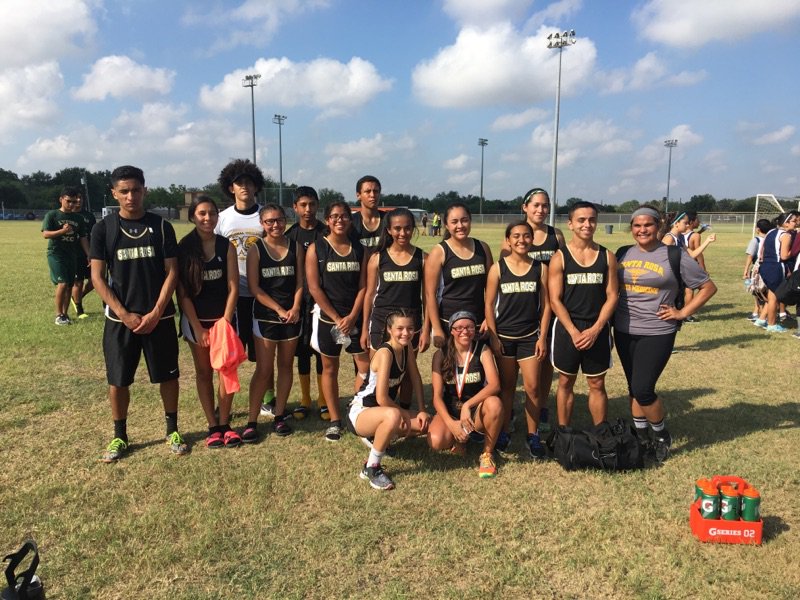 SRHS_Athletics1's tweet photo. The @SantaRosaHS cross country team participated in Mercedes. #SRHSLTLT #WarriorsOnTheRise https://t.co/rGHSrvenwb