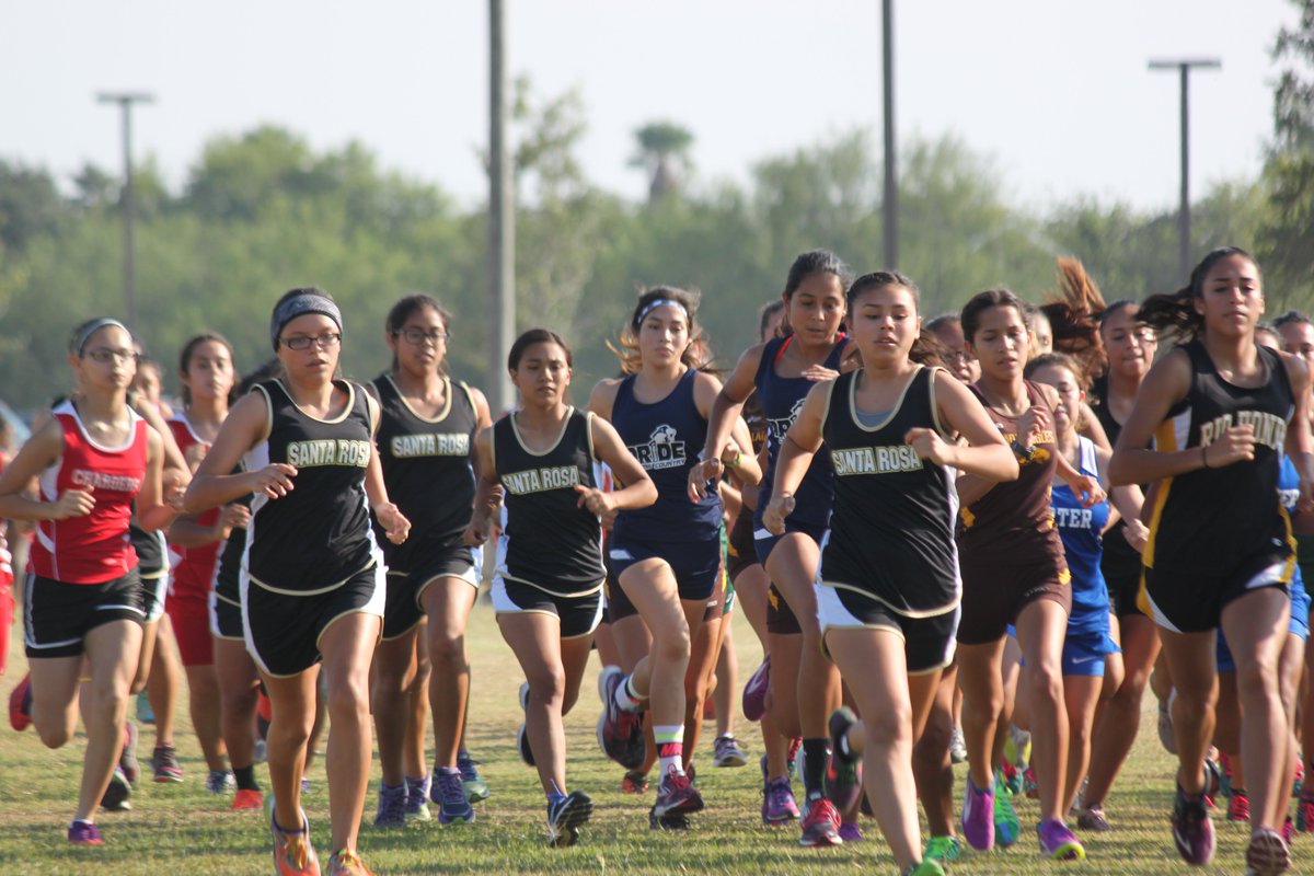 SRHS_Athletics1's tweet photo. The @SantaRosaHS cross country team participated in Mercedes. #SRHSLTLT #WarriorsOnTheRise https://t.co/rGHSrvenwb