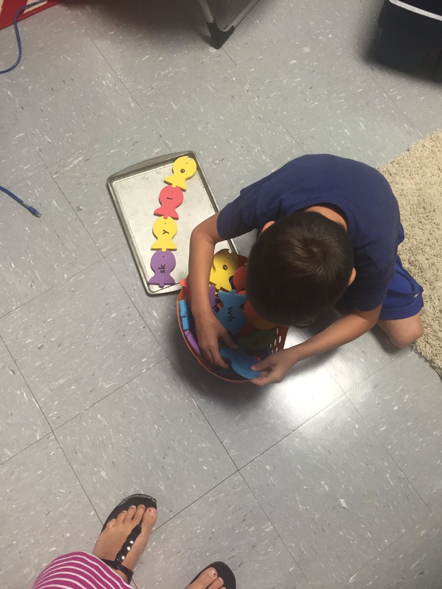 jenny_krush's tweet photo. Spelling and writing in quiet spaces around the room! @Hillcrest_BCPS https://t.co/WOmPIFpgU9