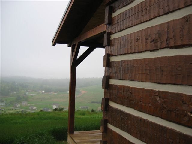 alhloghomes's tweet photo. We take pride in our hand hewn logs. Quality craftsmanship is a tradition we hold strong too. #solidhome #quality https://t.co/nPbAxXAfWF