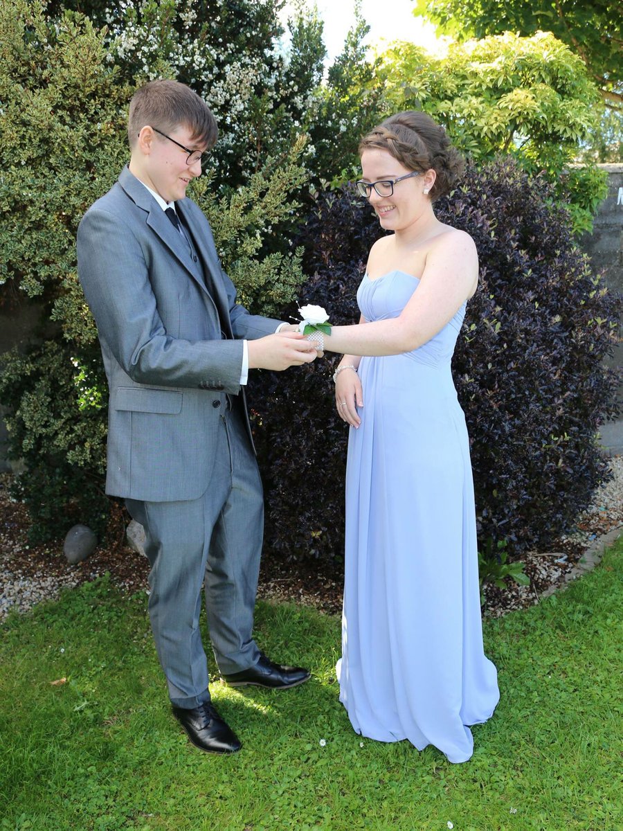 ismiseralphie's tweet photo. I had such a great night last night with my best friends💜 #Debs2016 https://t.co/ZJjQ1VG0R0