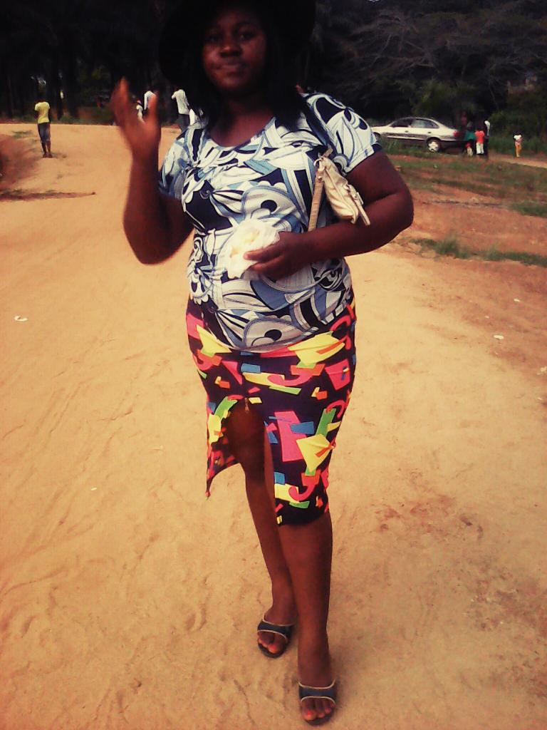 MenyeSasha's tweet photo. Ma copine ds way https://t.co/aviBYRQuNq