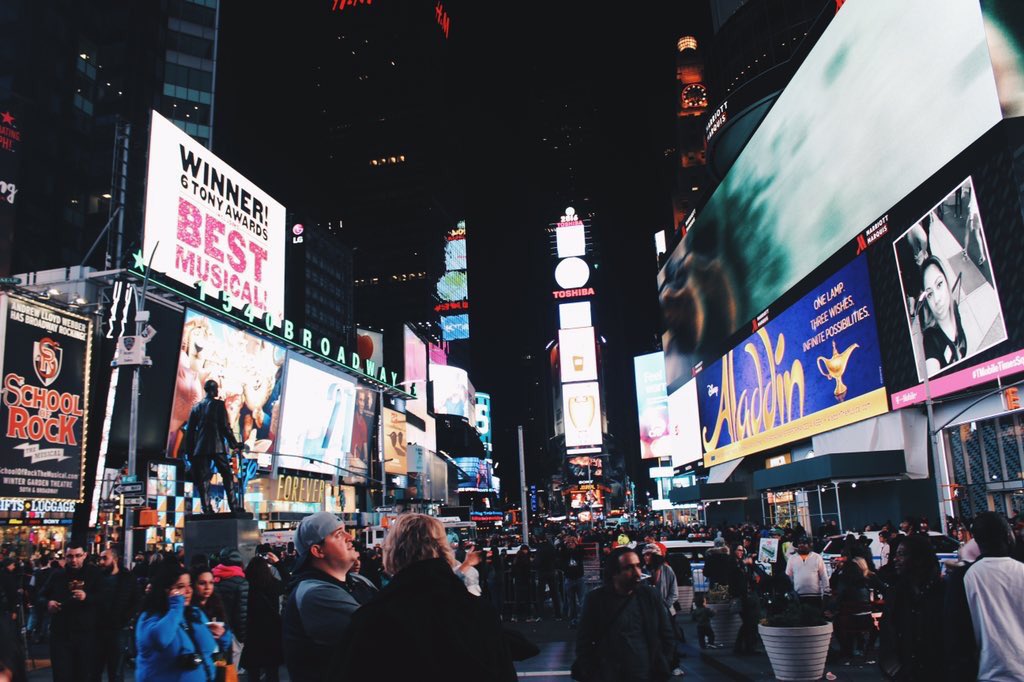 buonise's tweet photo. New York Nights 🌃 https://t.co/4NVNWCgMIY