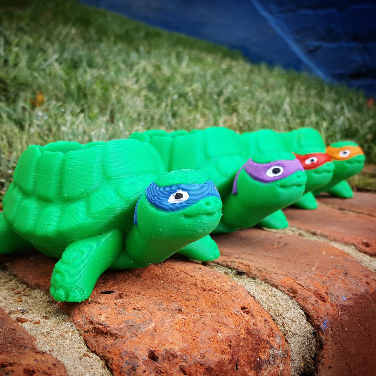 CubeForme's tweet image. @3dcentralva&apos;s TMNT-inspired planters. Great for plants, pizza, and stopping the Shredder! #geekcube #cubeforme