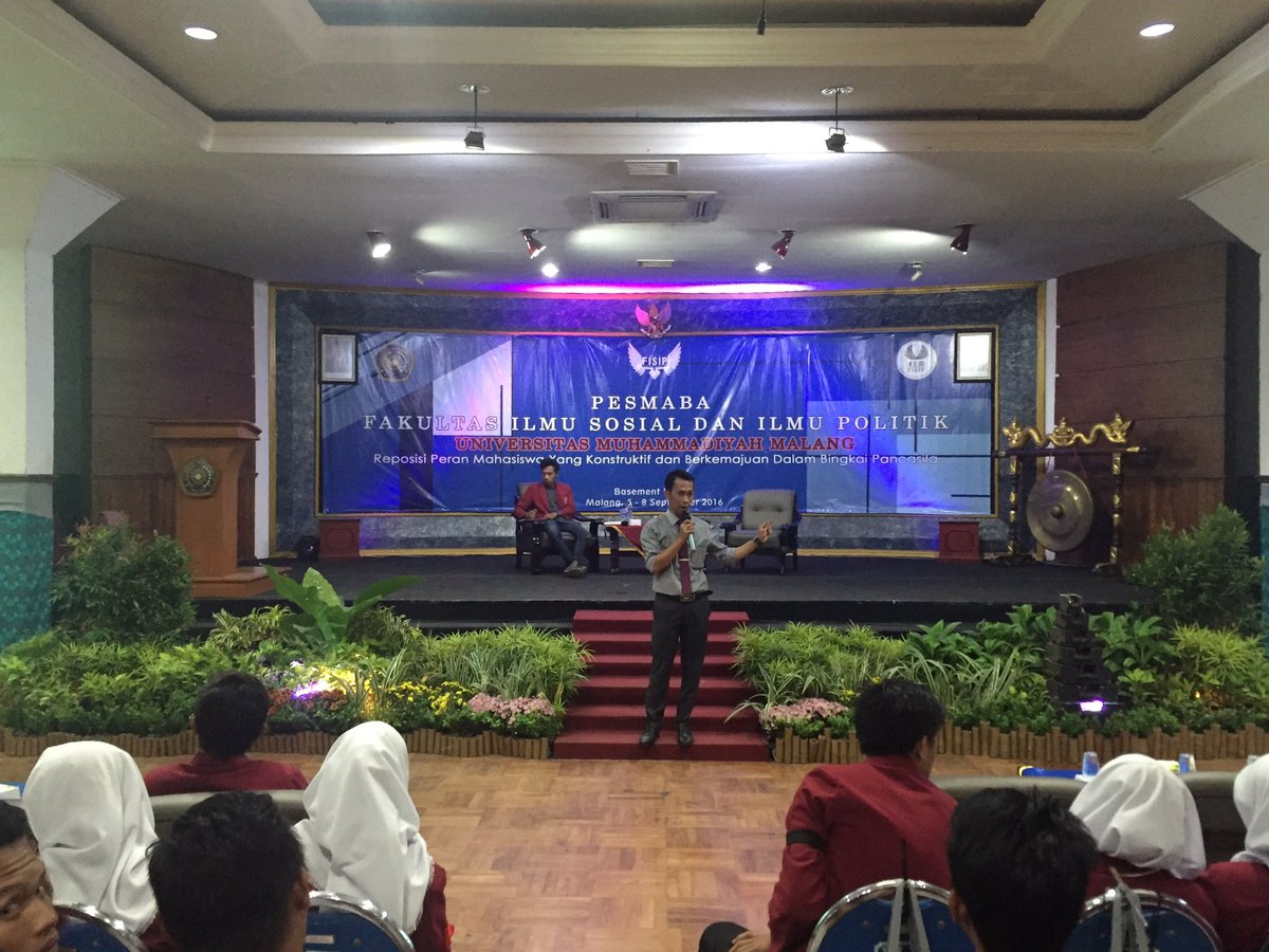 Materi pembinaan mahasiswa oleh Bapak Zen Amerudin selaku PD 3 FISIP UMM #pesmabafisip16 #pesmabafisipUMM2016