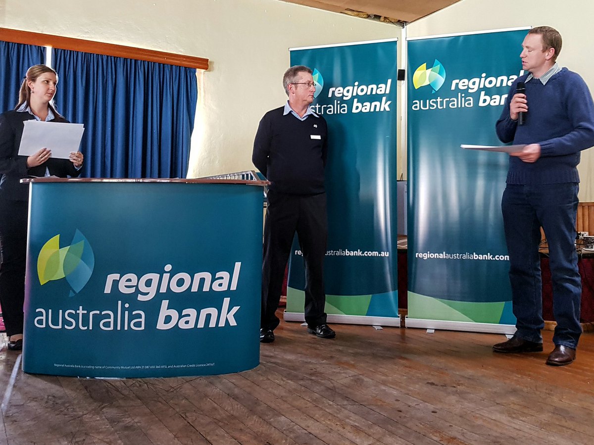 RegionalAusBank's tweet photo. Presenting over $8000 to the local Walcha community #RegionalAustBank #CommunityPartnershipProgram https://t.co/jOwpYvAK6O