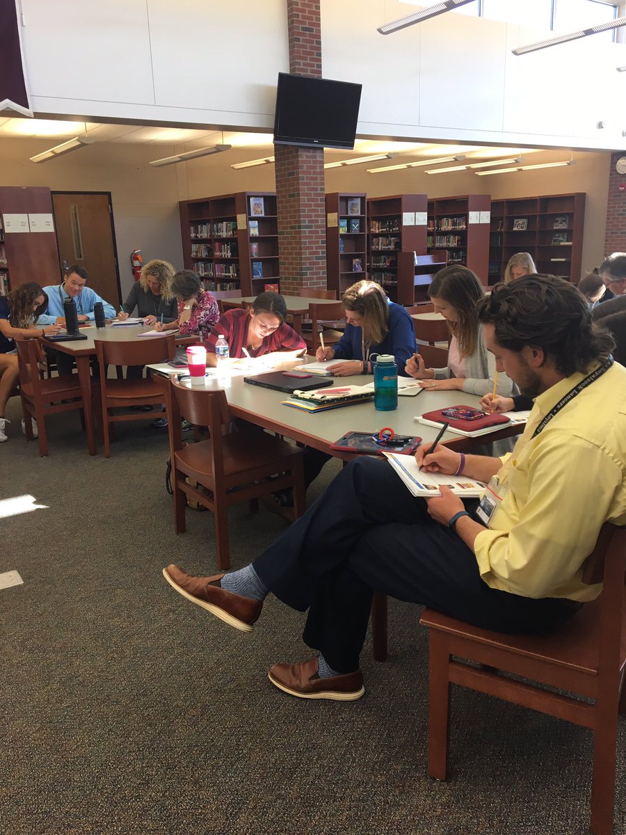 GibboneyRebecca's tweet photo. Hard at work w. TDAs + special visit w. Amy Breon results in exit slip to the ice cream truck! #LTMSteach #blastiu17 https://t.co/mlsMQLKfCT