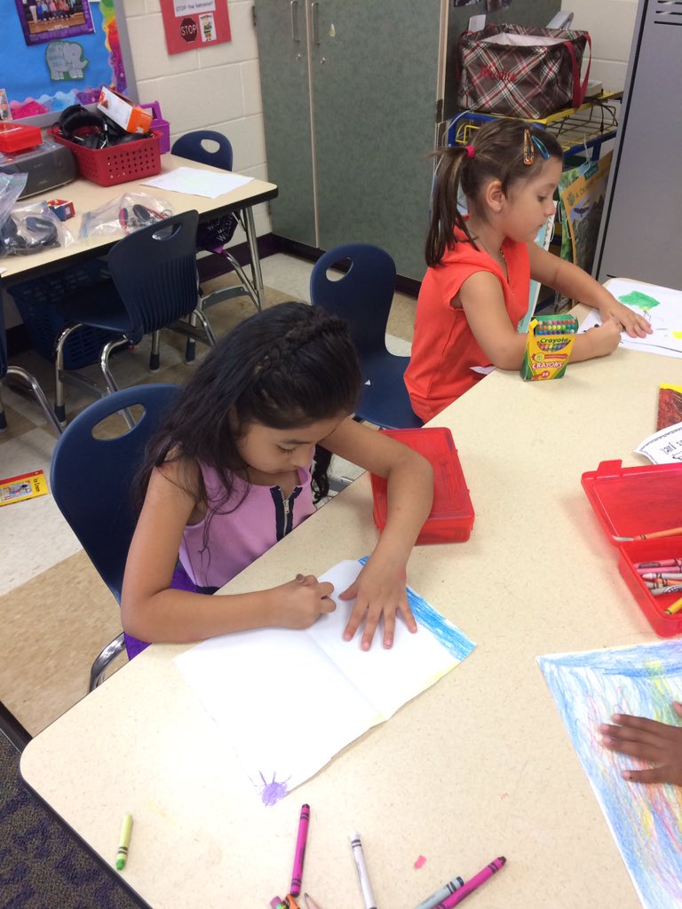 RhodusRockets's tweet photo. Wow! Writers Workshop was full of students hard at work illustrating favorite animals from the story! https://t.co/EIkvmaNz3l