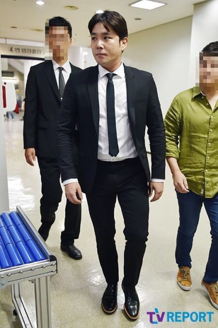 YS_Kim0824's tweet photo. วันนี้พี่คังอินที่ศาลกรุงโซล การตัดสินคดีครั้งสุดท้ายแล้ว #Kangin 

/หลังจากวันนี้ รีบพัก รีบกลับมานะ @Himsenkangin https://t.co/I1i3uUiyjs