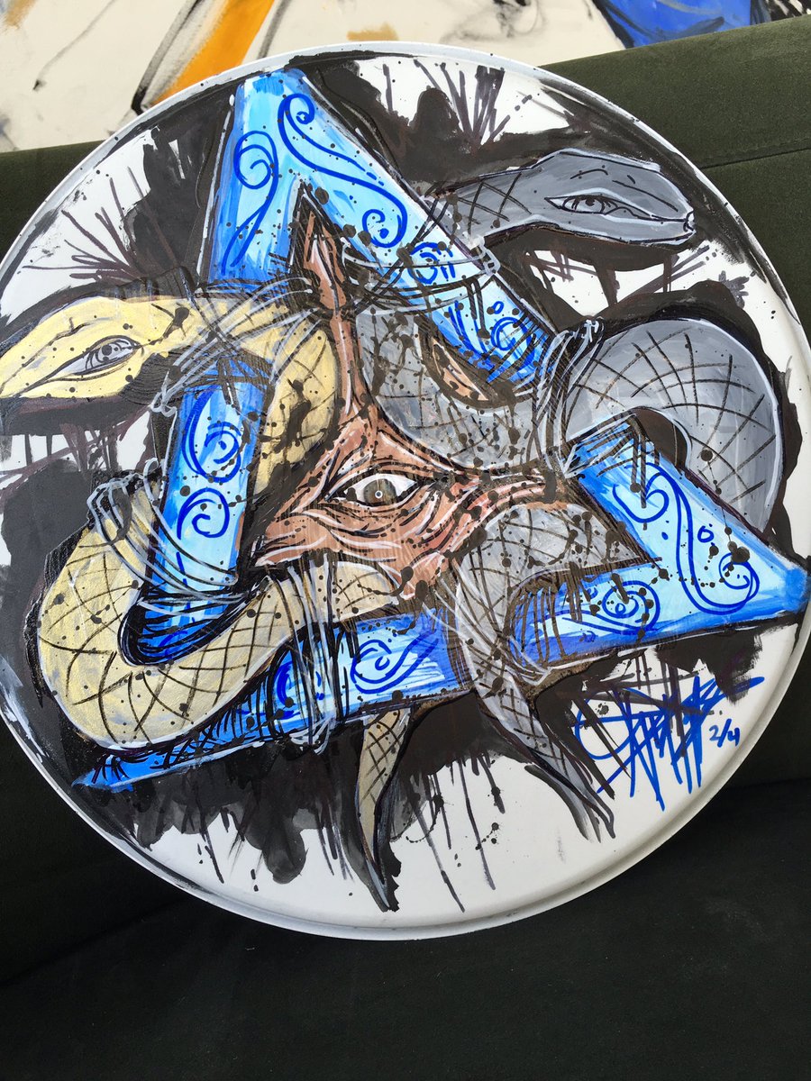 ROCK CLOSET tweet media