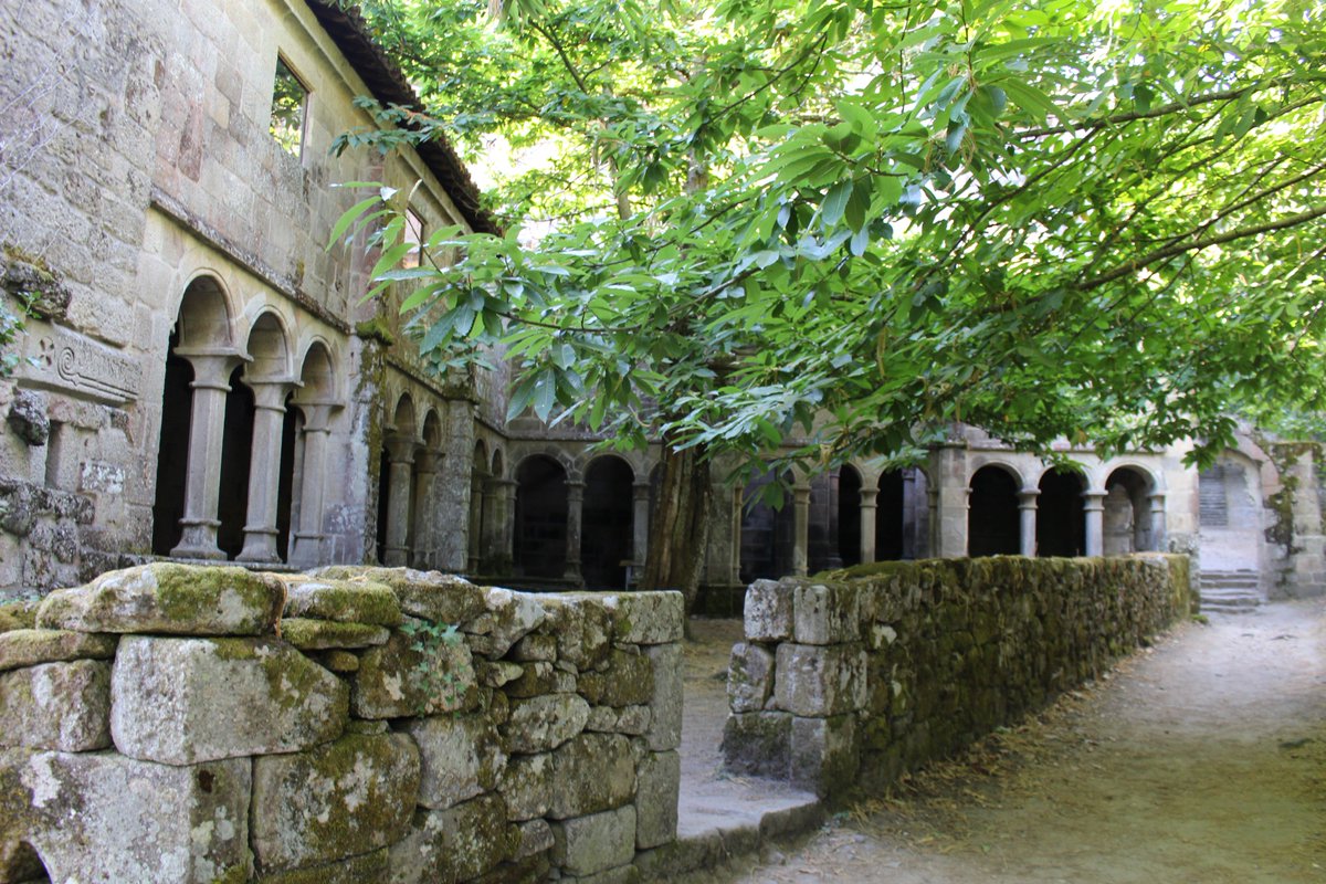 Ribeira Sacra: Monasterio de Santa Cristina de Ribas de Sil
#SacraAFI 
alfilodeloimprobable.com/2016/09/07/rib…