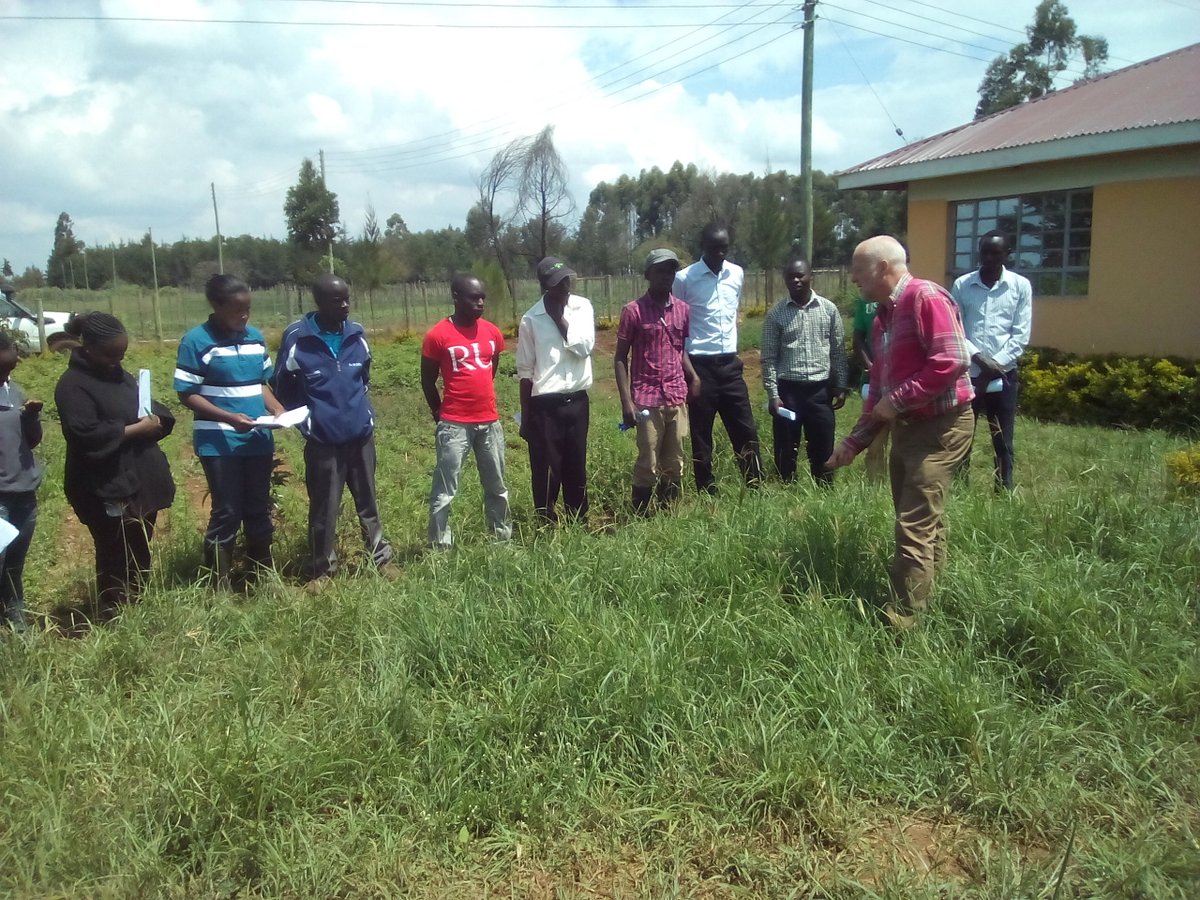 Kip_Agrisolve's tweet photo. Developing comptent farm managers #GDFP #VOSD @WillensPDTC https://t.co/P0rvQrUAKk