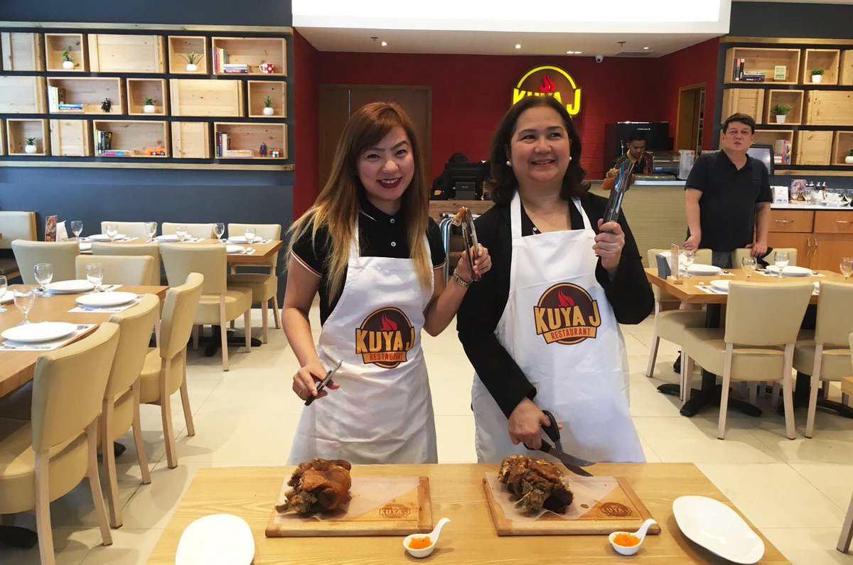 kuyajresto's tweet photo. Kuya J, SM Cubao is ready to serve you! Kitakits dito! #kuyajph https://t.co/vXRj5FEv08