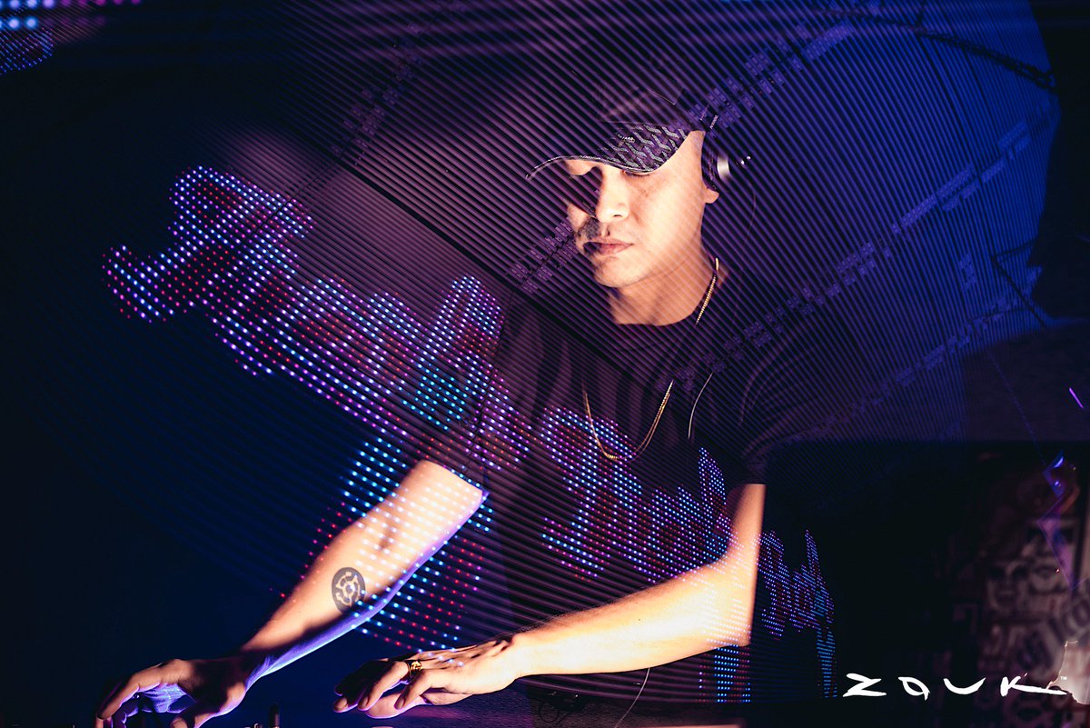 zouksingapore's tweet photo. Can't get enough of your weekly dose of #FreshVelvet?
Follow Super Fresh playlist now: https://t.co/Ve7B9R4uqb https://t.co/iY319EAenV