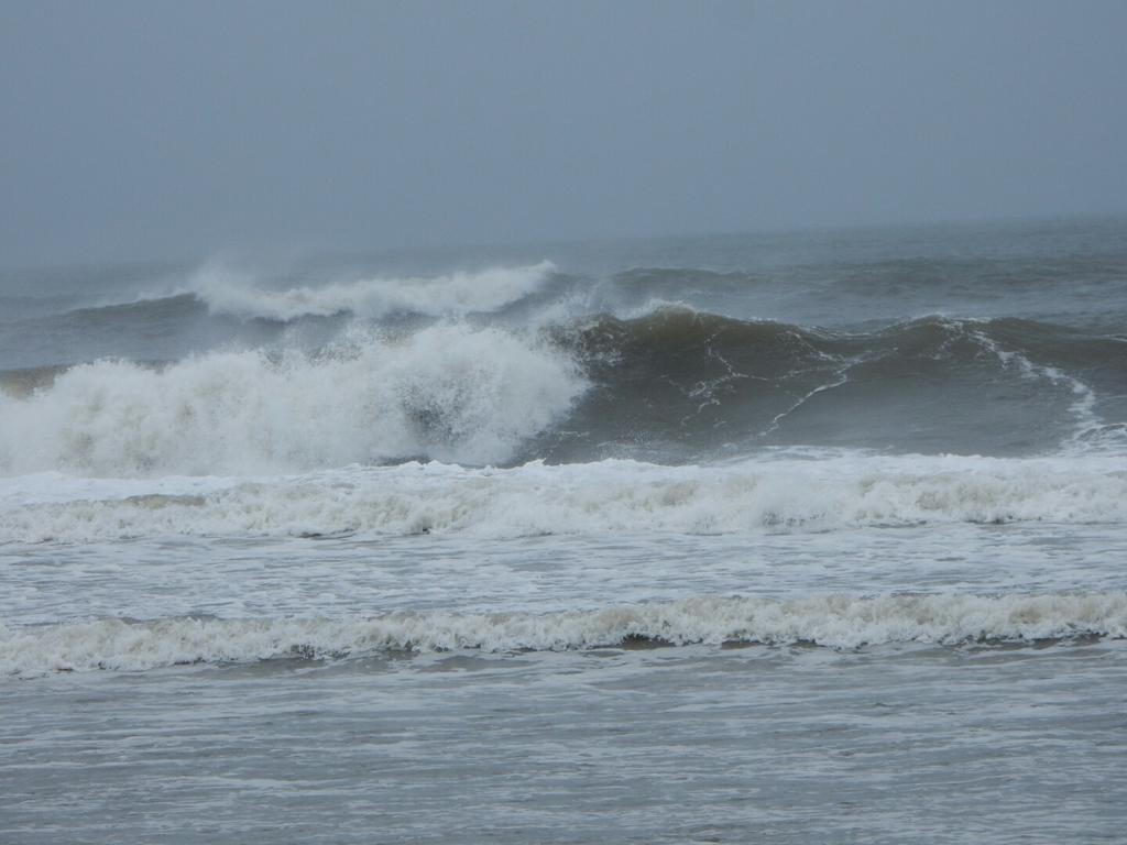 DinaScobbo's tweet photo. @LonnieQuinnTV. Robert Moses Beach today. https://t.co/xnwqlhlbQB