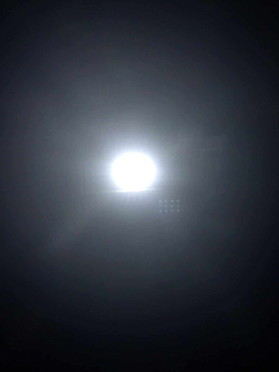 Cassiew1979's tweet photo. Super bright 12 LED solar light by Holan is awesome! Lights my whole ramp. #solalights
https://t.co/CiE9PZU50B https://t.co/hAYxXQHmZb