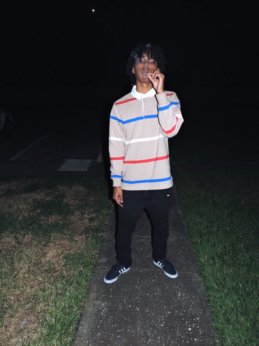 Demotus's tweet image. Enjoying life