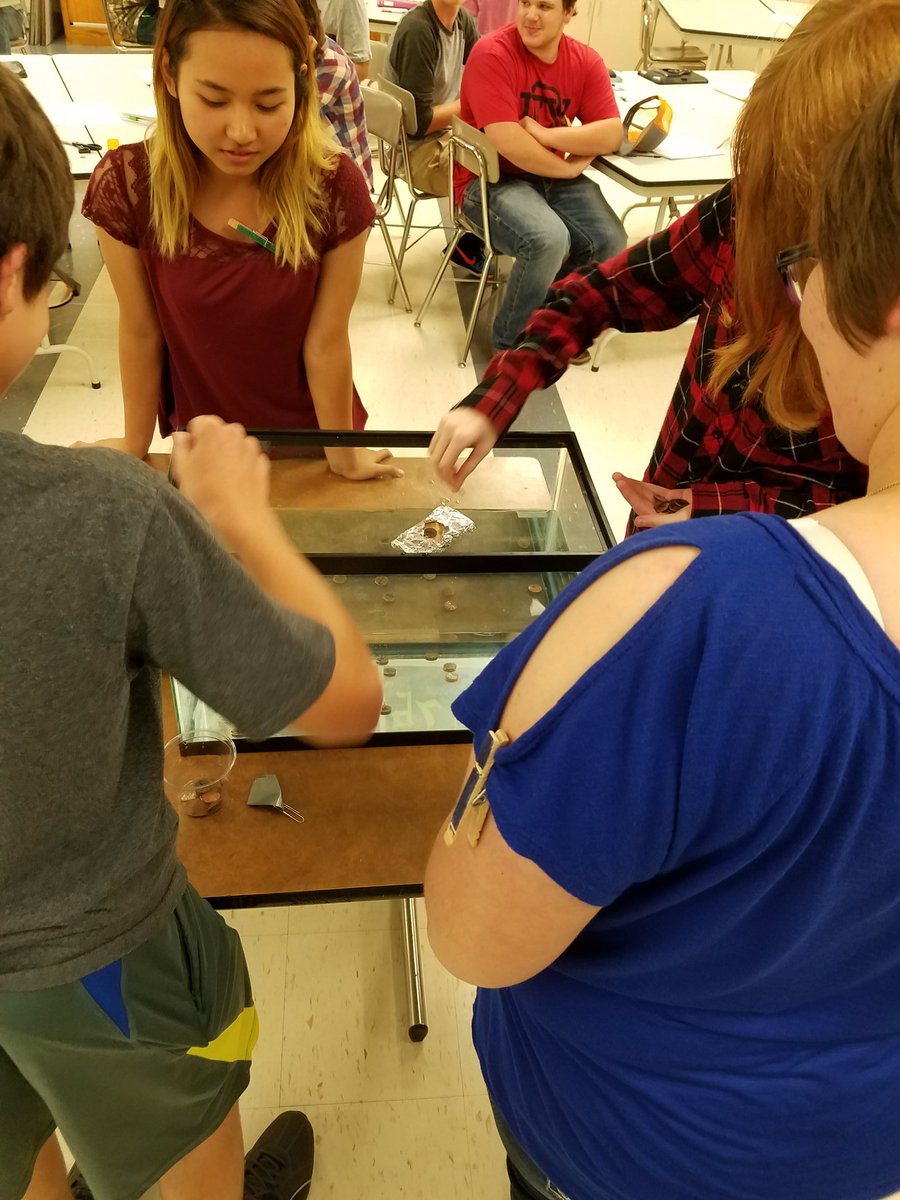 BeselScience's tweet image. The Build-a-Boat Float Off was a success! #1stDayofSchool #Chemistry #ChemMod  @WorthingtonD518