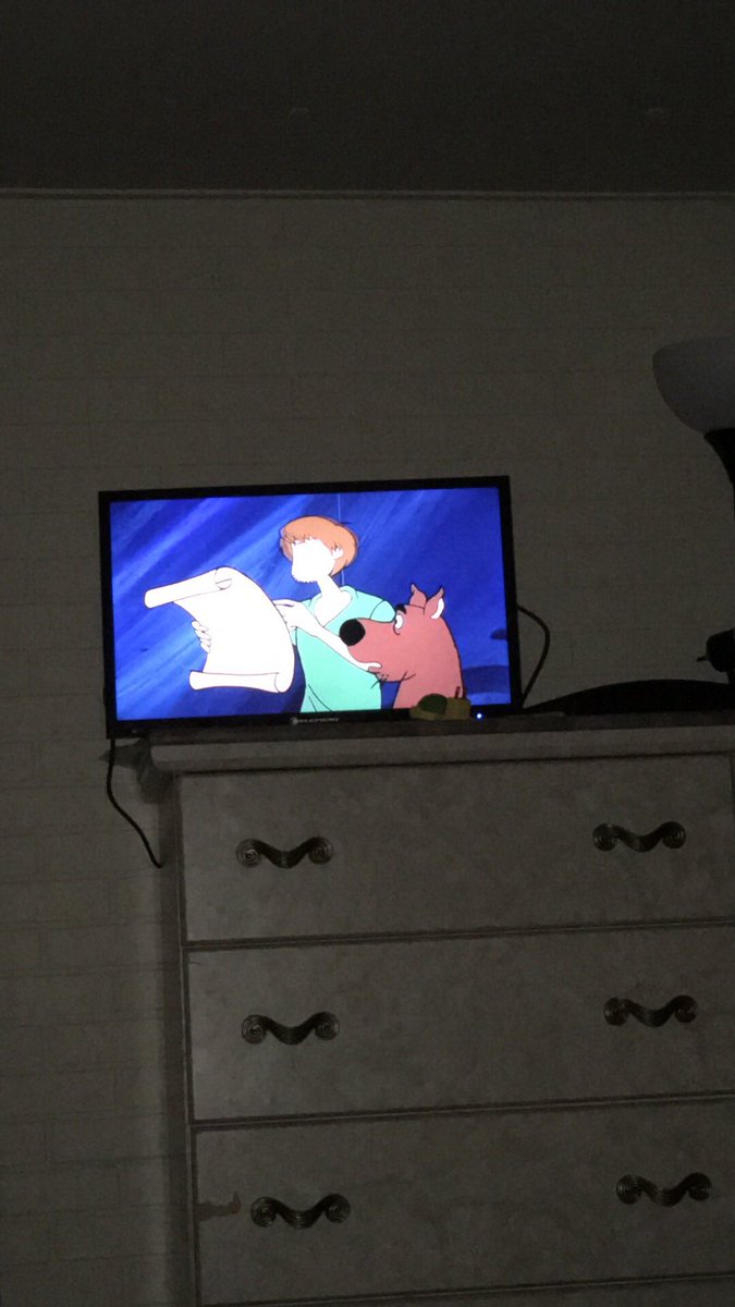 KushJenna08's tweet photo. Our favorite cartoon! We love Scooby Doo. 😍💚💚 I love that my schedule always allows me to watch toons. #itworks #Yes https://t.co/OSlmGyteJG