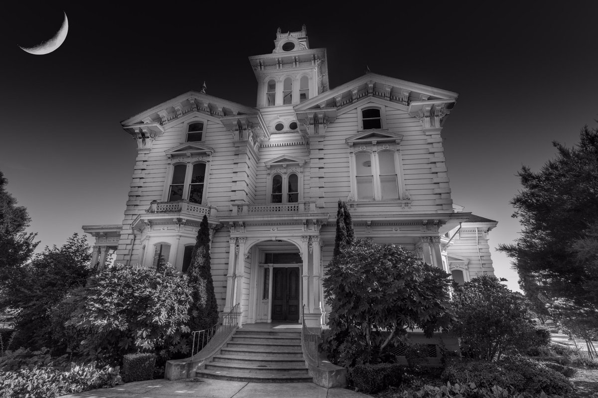 J_MigJEM's tweet photo. The older it is, the more stories it has to tell.. #JMP #MeekEstate #California #Hayward https://t.co/3yzpQ6zYP3