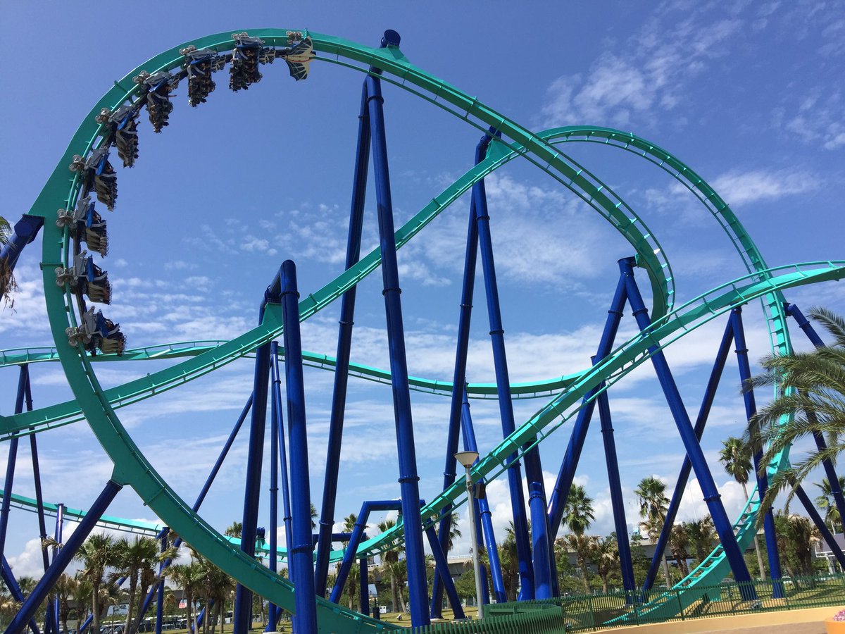 CoasterForce's tweet photo. Just like its sister in Florida, Acrobat is a great Flying Coaster! https://t.co/sj9qc5Q2p5