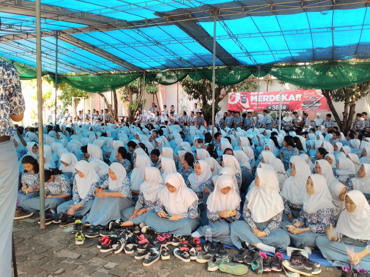 OSIS_MPK73's tweet photo. Ini dia cakos norut 1 lagi berorasi! @sman1cbn #MayatNgeVote https://t.co/7qXqGn8lNQ