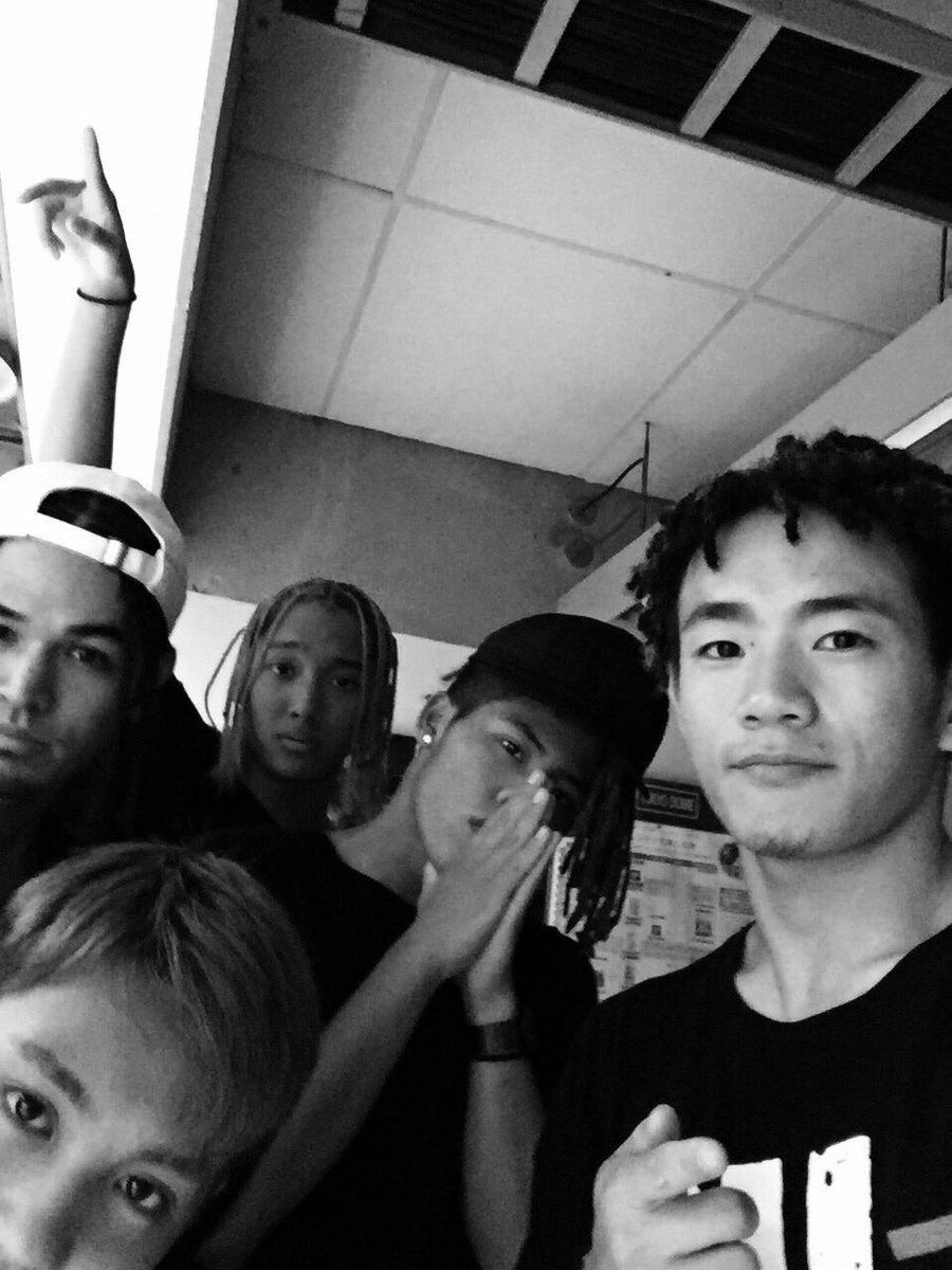 therampagefext's tweet photo. こんにちは‼️

浦川翔平です✊

本日はHiGH&amp;LOW THE LIVE 東京公演初日です✨
16人で一丸となって全力で頑張ります😁👌

#THERAMPAGE 
#HiGH_LOWTHELIVE https://t.co/EzEqJys8FS