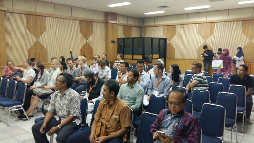 RHDHV_ID's tweet photo. #yist2016 participants from @RHDHV visit @itbofficial to get to know the best technical university in indonesia https://t.co/h8N4PUBszg