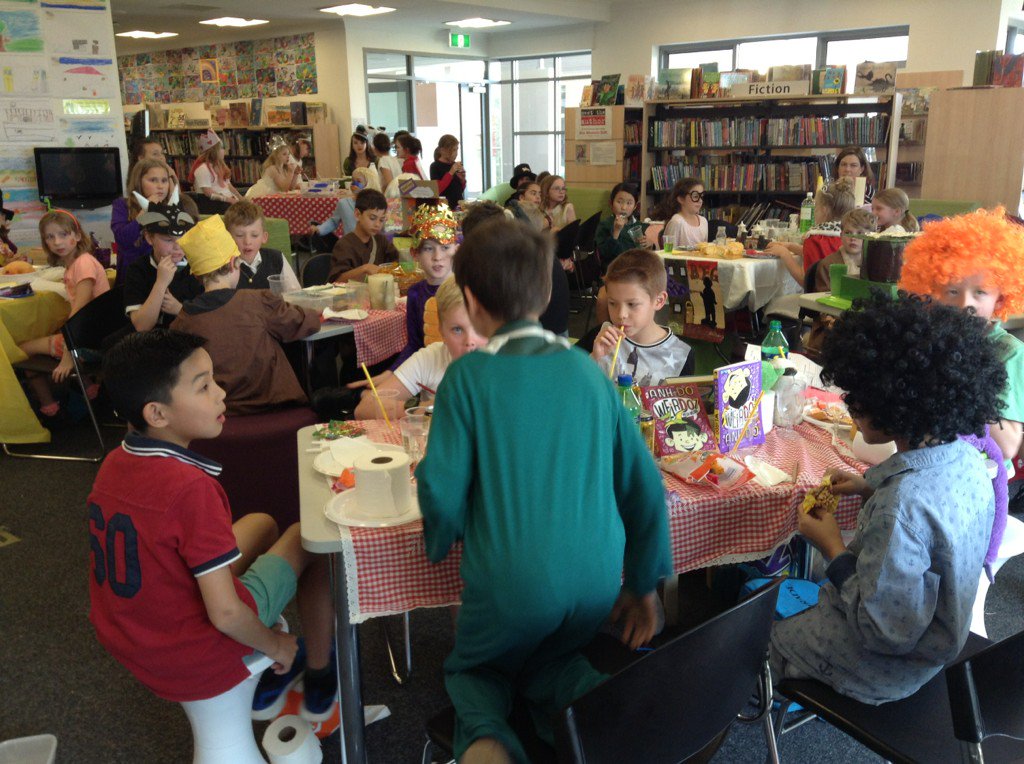 SIPSyear4's tweet photo. #SIPS4A and #sips4b are battling it out! https://t.co/qNw6smyrOF