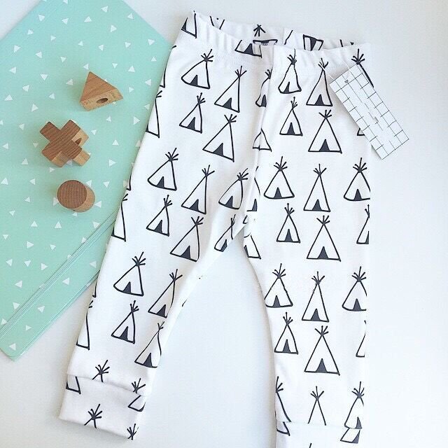 Dominokidz's tweet photo. NIEUW | Voor de echte indiaantjes en boho kids hebben wij dit onwijs toffe harem broekje. https://t.co/ymO2evjkvN https://t.co/mgakZxSyeG