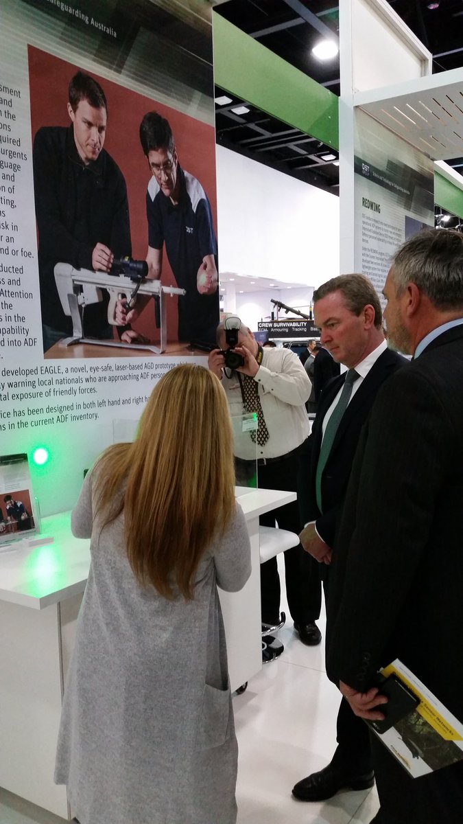 Merry8pc's tweet photo. Sen Pyne @DefenceScience looking at the safe Laser Attention Device (the Eagle) for conflict areas.#FLFC16 https://t.co/fk4UpOvbuA