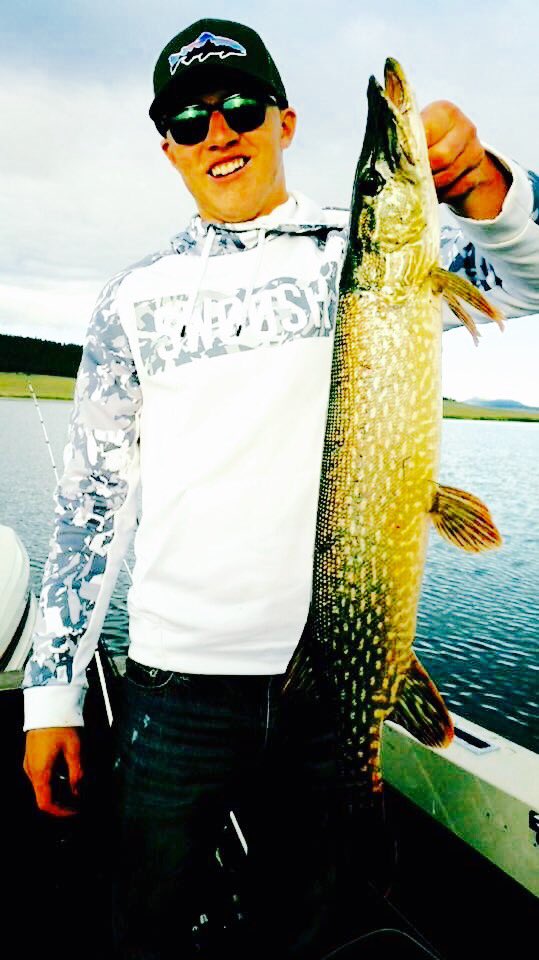 reel_lip_ripper's tweet photo. Personal best pike this last week. #dynamiclures #pikefishing #Patagonia #11mile https://t.co/rh6Ah6RZvB