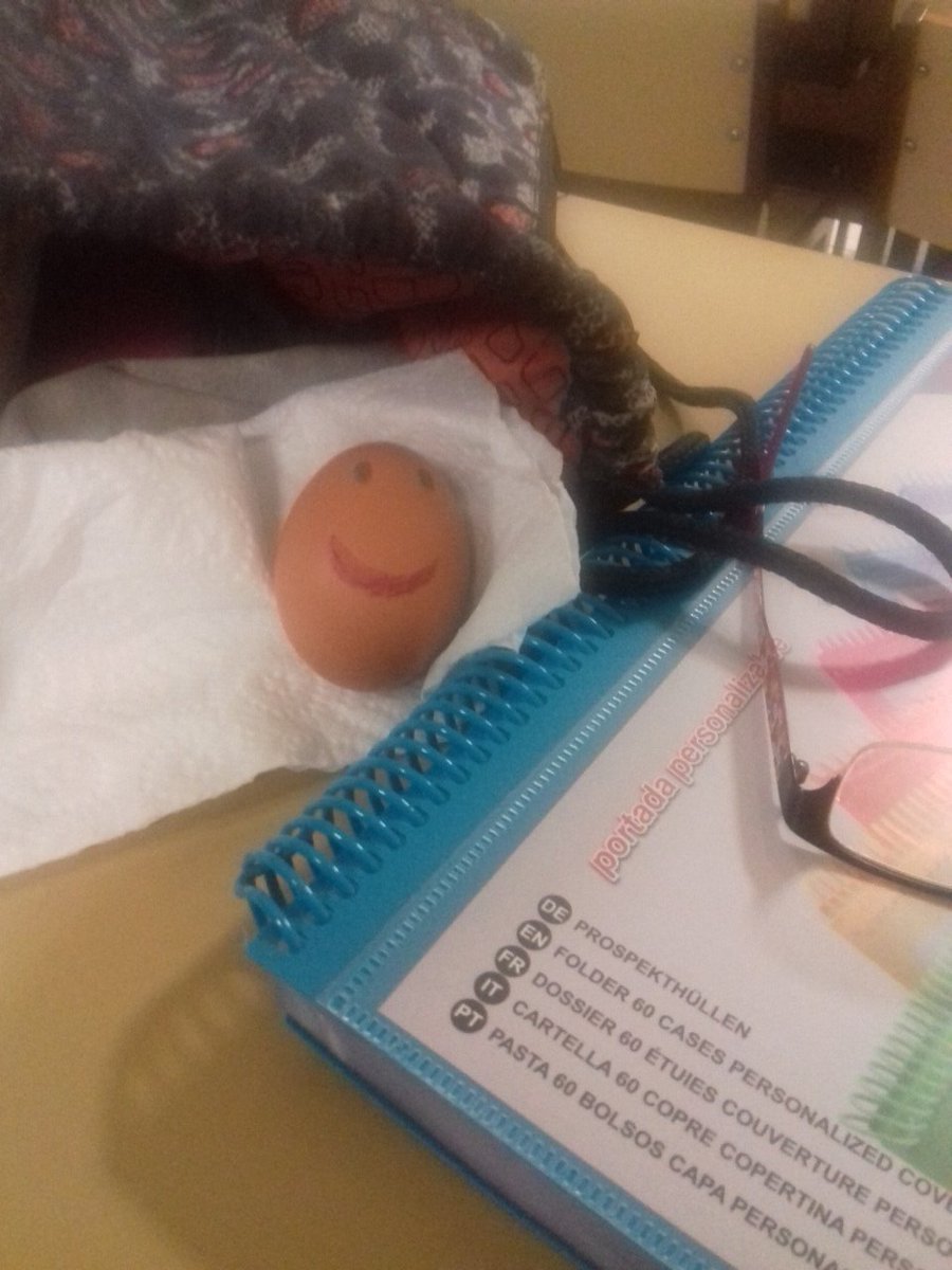 Dianatorre_97's tweet photo. Ruperta se aburre en clase, ya se parece a mamá @infantilG1 https://t.co/iHp7tbOK4v