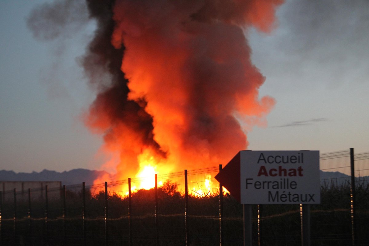 LaRepDpyrenees's tweet photo. Le violent #incendie à #Ponson Dessus est toujours en cours.
https://t.co/r7kGNgoEmY https://t.co/sVHK2prNmM