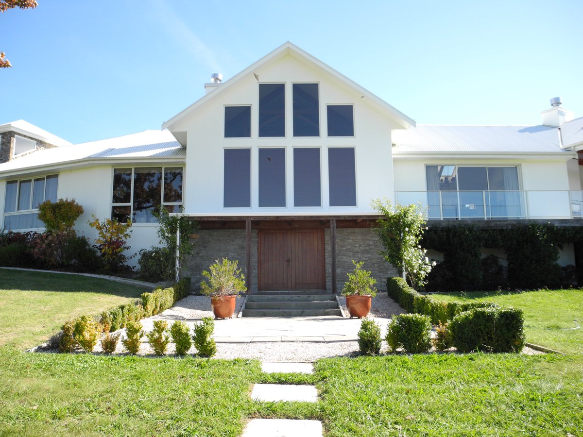 RubyBayWines's tweet image. The trek up Pomona Rd is well worthwhile, ending as it does at Ruby Bay’s cellar door.