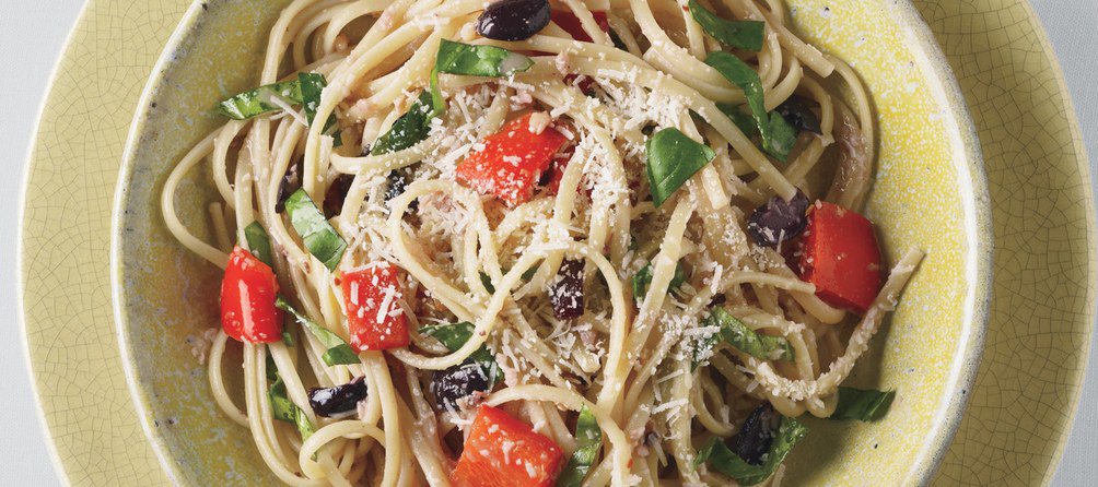 epicurious's tweet image. How to peel red peppers, no roasting involved: trib.al/PxK9vYs