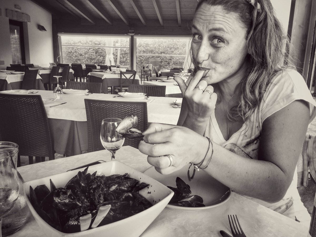 GolixLuca's tweet image. E arriva la pepata di cozze. Addio, è stato bello conoscervi... 😂 #viviamopositivo #thegira