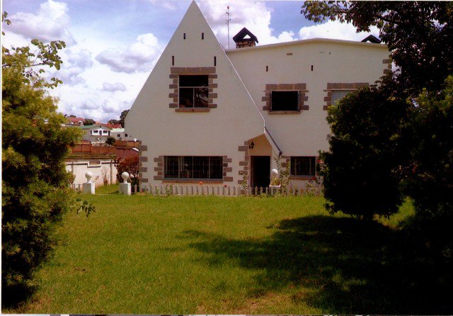 webestimmo's tweet image. à louer une villa de standing à Fitroafana Ivato. Plus d’infos  sur bit.ly/2c4deI9 #Madagascar #Team261