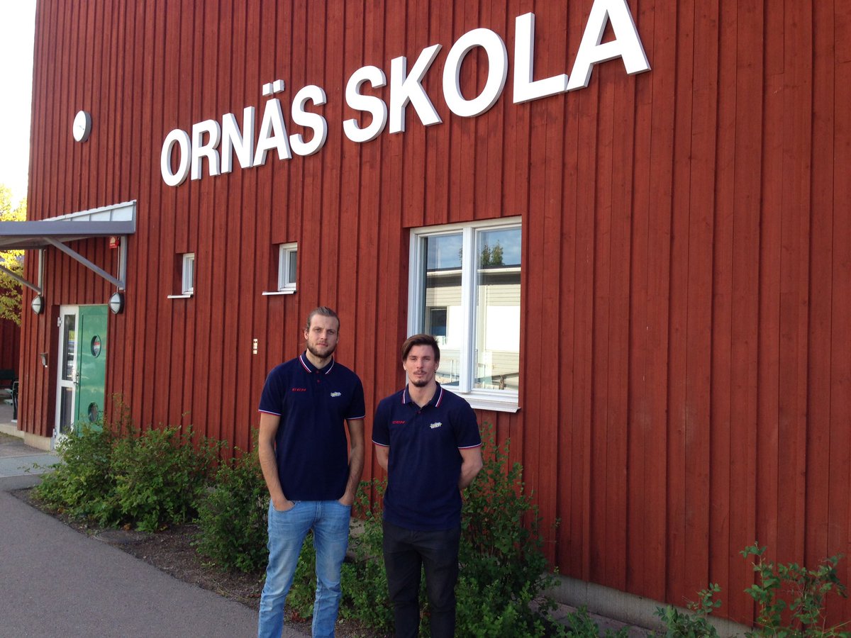 borlangehf's tweet photo. Idag har BHF varit på Ornäs Skola och pratat värdegrund och attityder med årskurs 9! https://t.co/4JBfQD8pKg