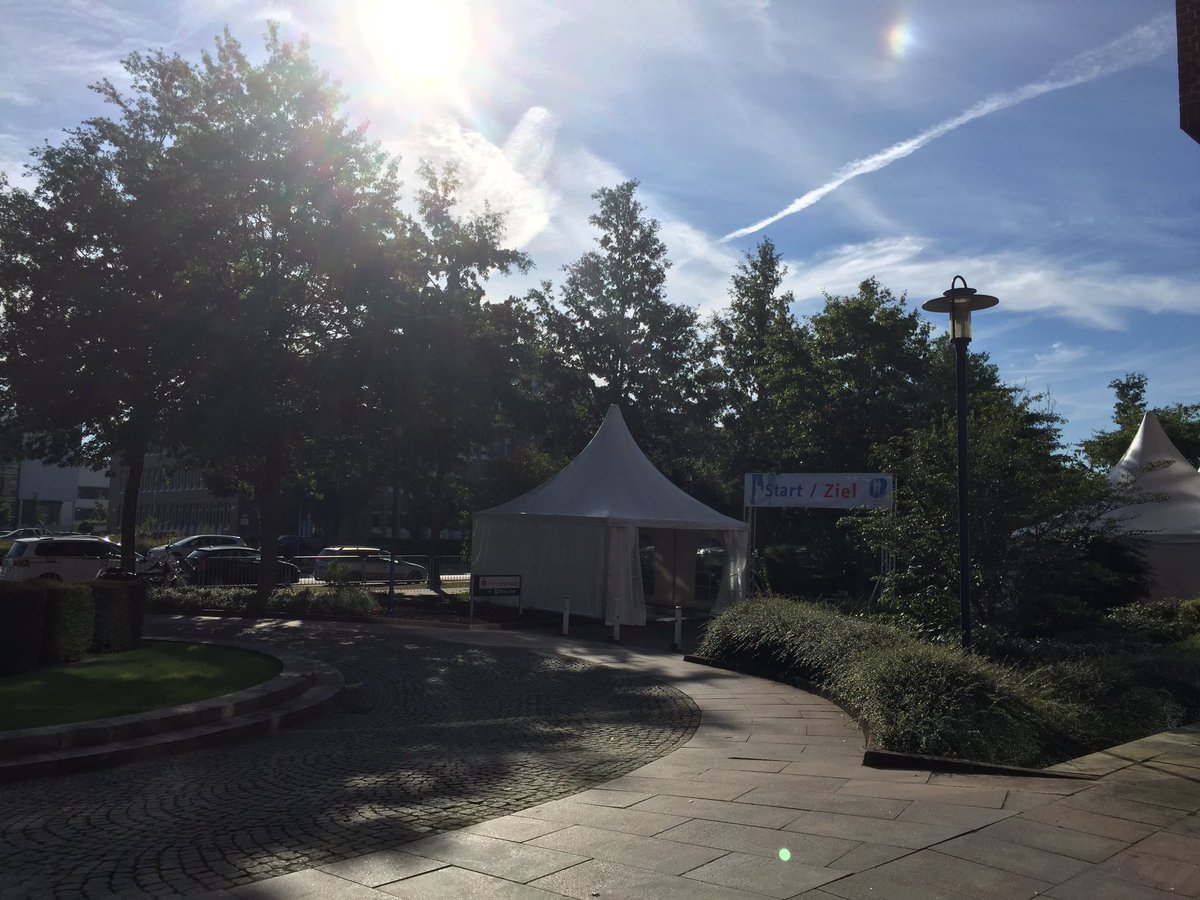 FI_FFM's tweet photo. Die Vorbereitungen laufen auf Hochtouren #fifunrun #laufenmachtspaß /rs https://t.co/naatZNmfYr